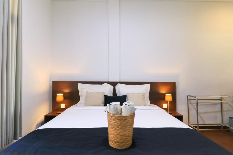 Deluxe Room | Desk, free WiFi