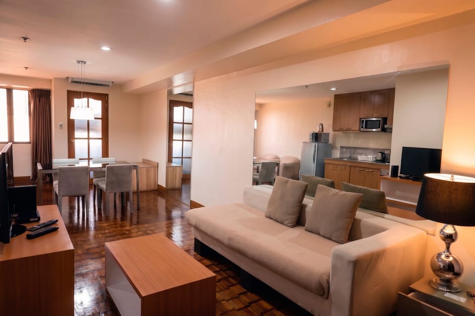 One Bedroom | Living area | 32-inch LED TV with cable channels, TV