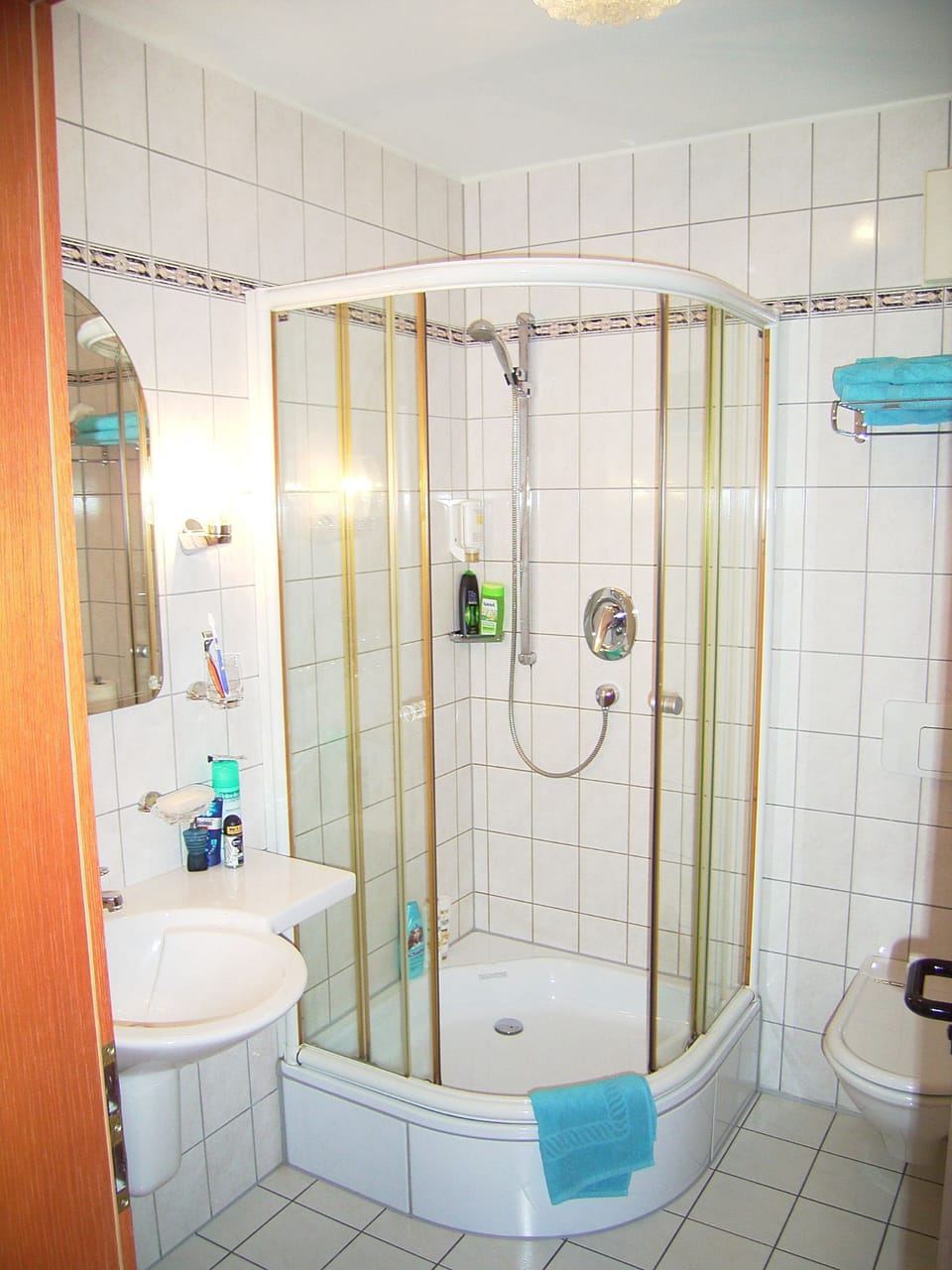 Shower, free toiletries, hair dryer, bathrobes