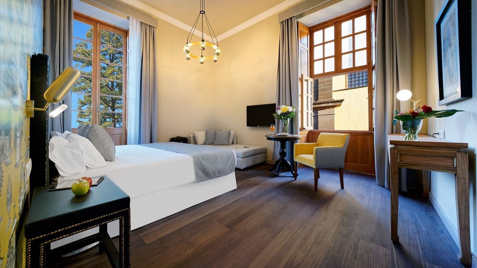 Premium Room (Guanarteme) | In-room safe, WiFi (free), individually decorated