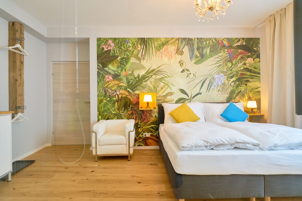 Superior Studio Suite (Olive) | Free minibar, individually decorated, individually furnished