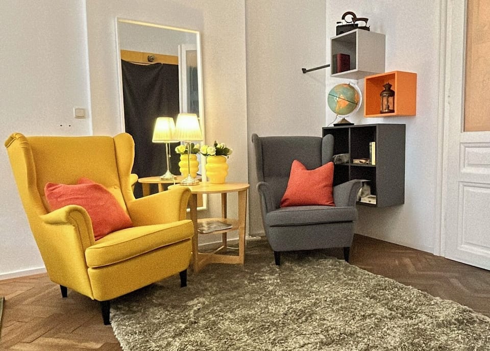 Double Room with balcony, shower, shared toilet "Koi" | Living room | Flat-screen TV, Netflix, streaming services, offices