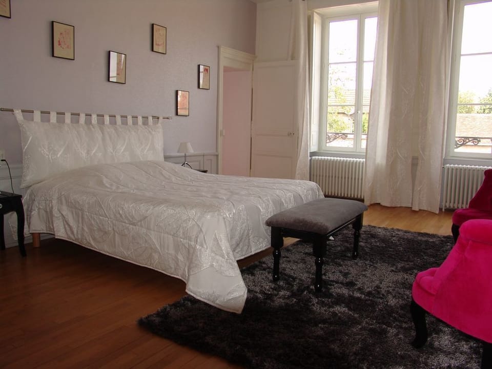Double Room | Iron/ironing board, free WiFi, bed sheets