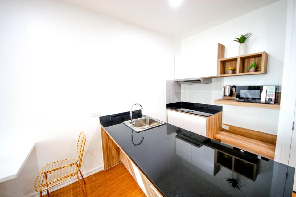 Fridge, electric kettle