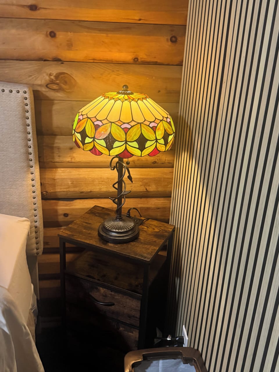 Unit A, King Suite | Individually decorated, individually furnished, desk, laptop workspace