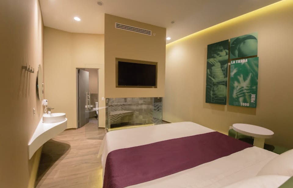 Deluxe Room | In-room safe, free WiFi, bed sheets, wheelchair access