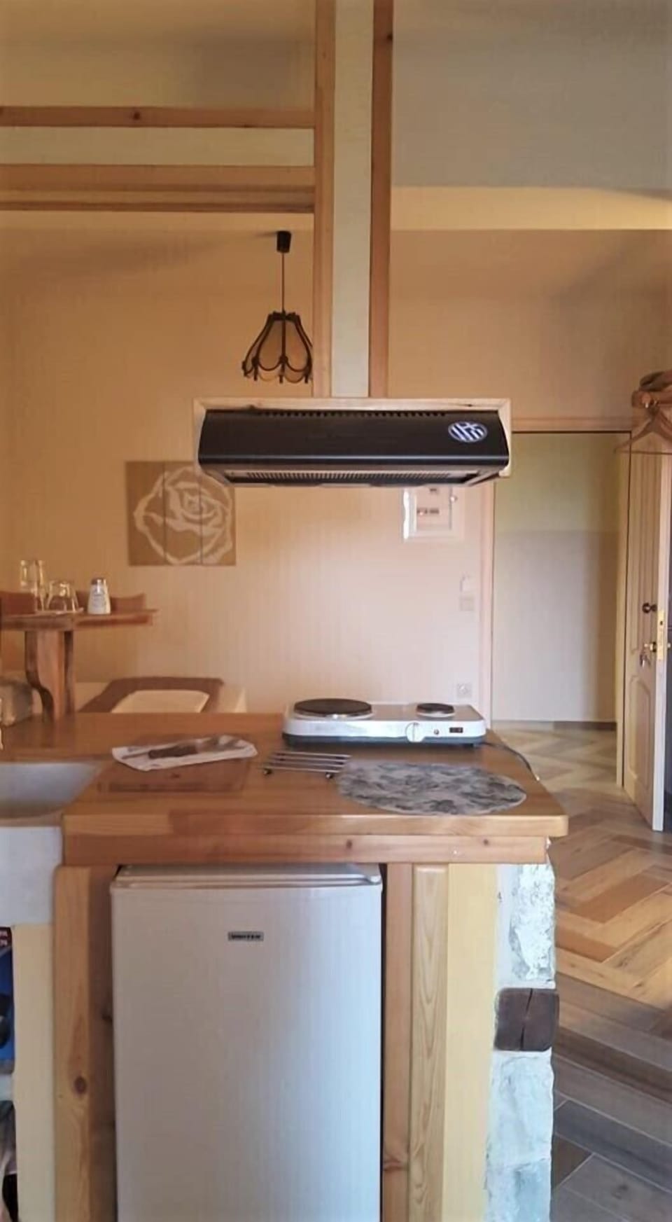 Design Double Room | Private kitchen | Stovetop, electric kettle, cookware/dishes/utensils