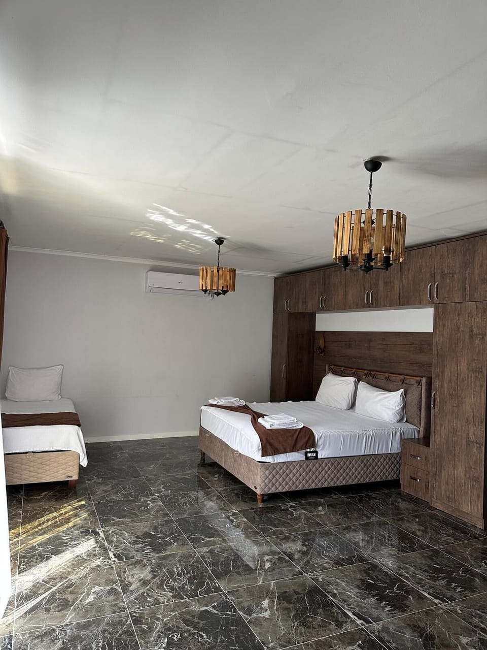Suite | Premium bedding, minibar, desk, blackout drapes