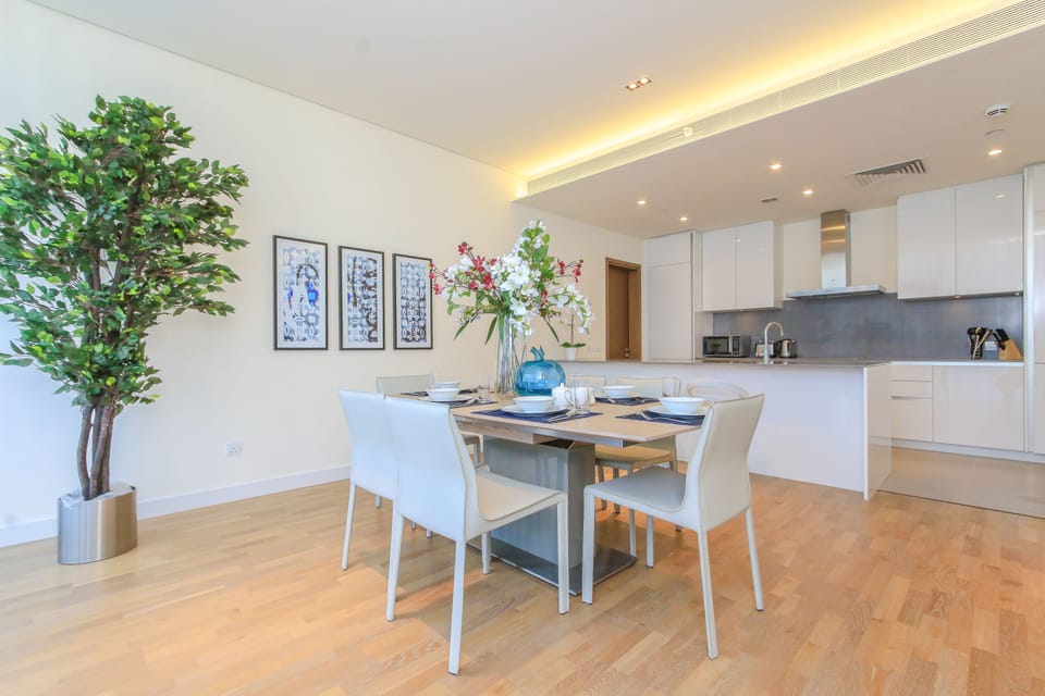 DHH - High Floor 2 Beds Close To Mazaya Centre City Walk B22 | In-room dining