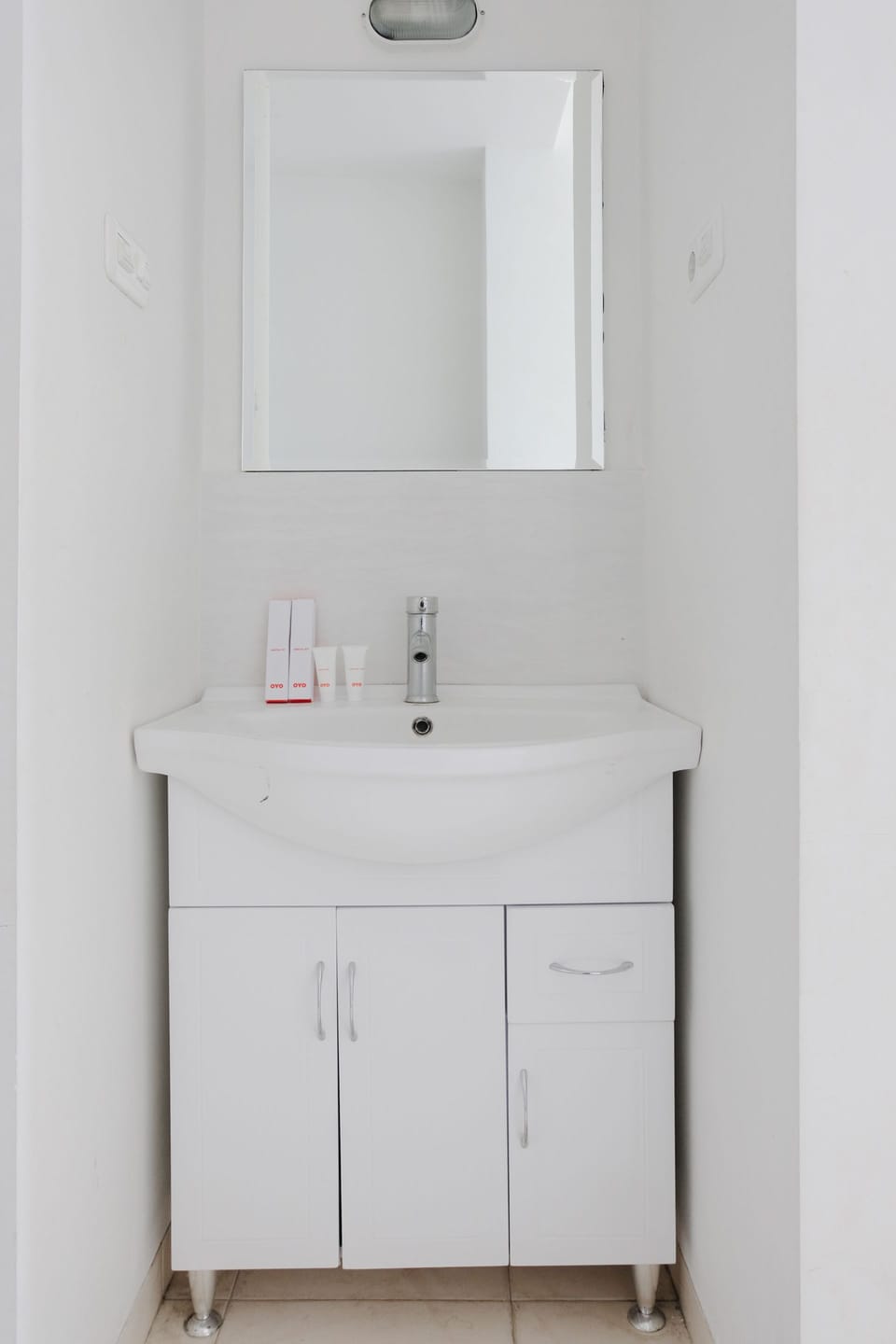 Bathroom sink