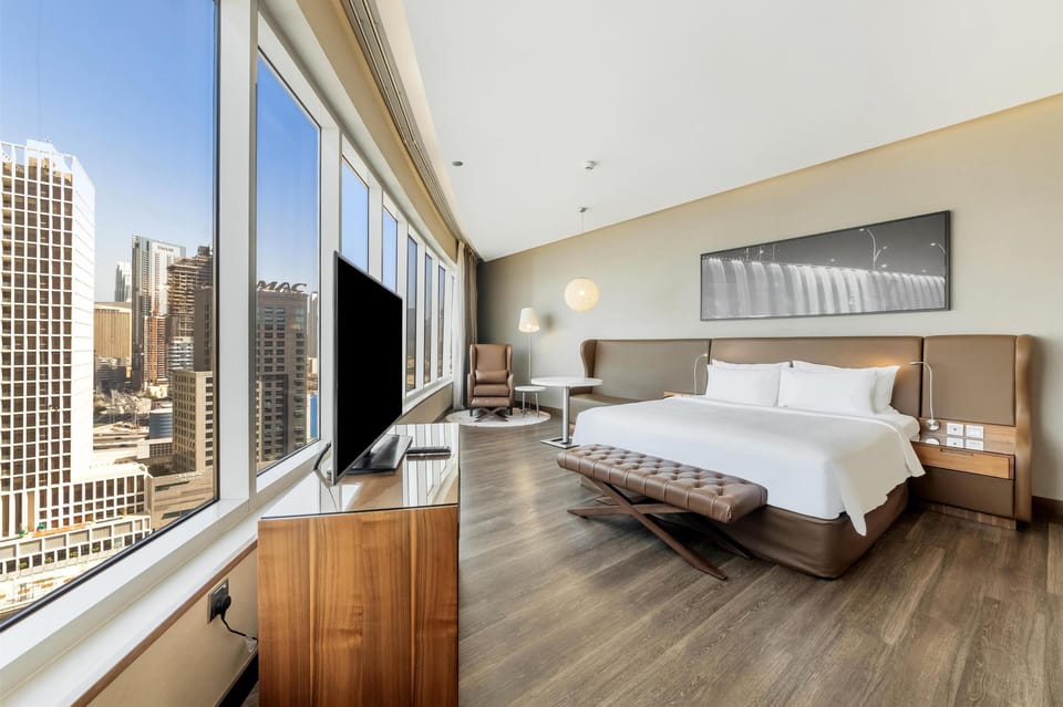 Hypo-allergenic bedding, minibar, in-room safe, individually furnished