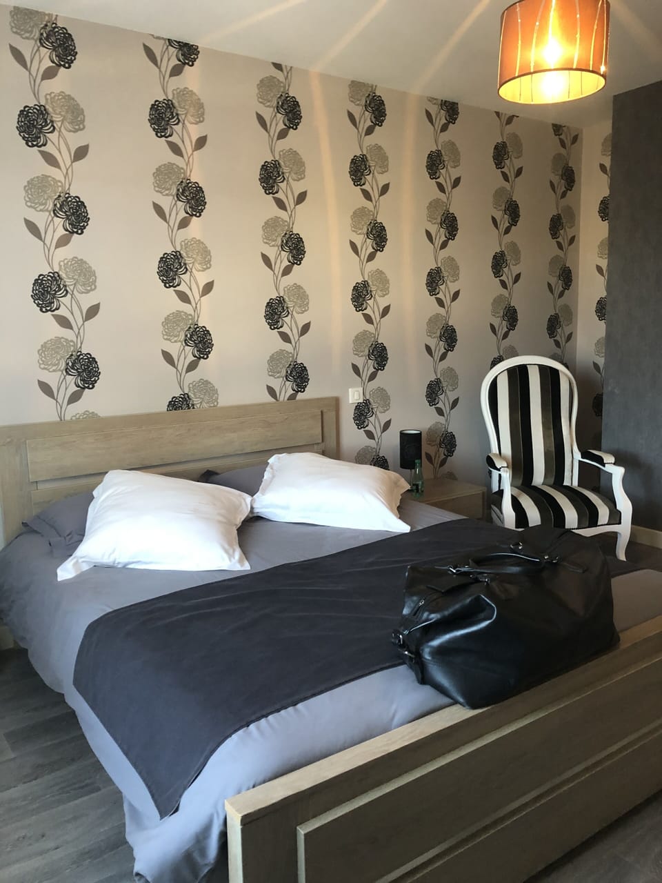 Double Room | 1 bedroom, individually decorated, individually furnished, desk