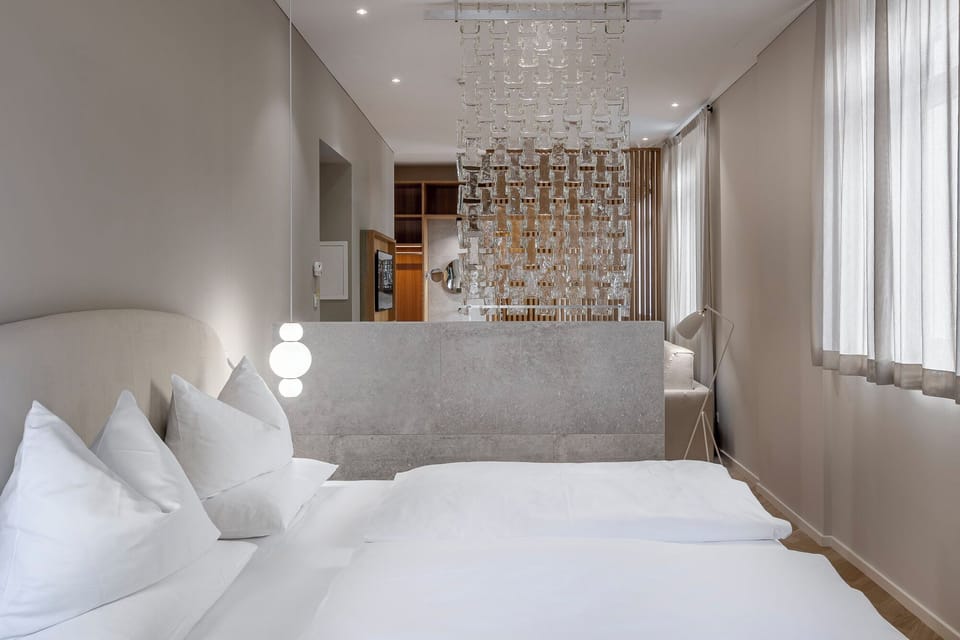 Design Studio Suite | Hypo-allergenic bedding, down comforters, Select Comfort beds, minibar