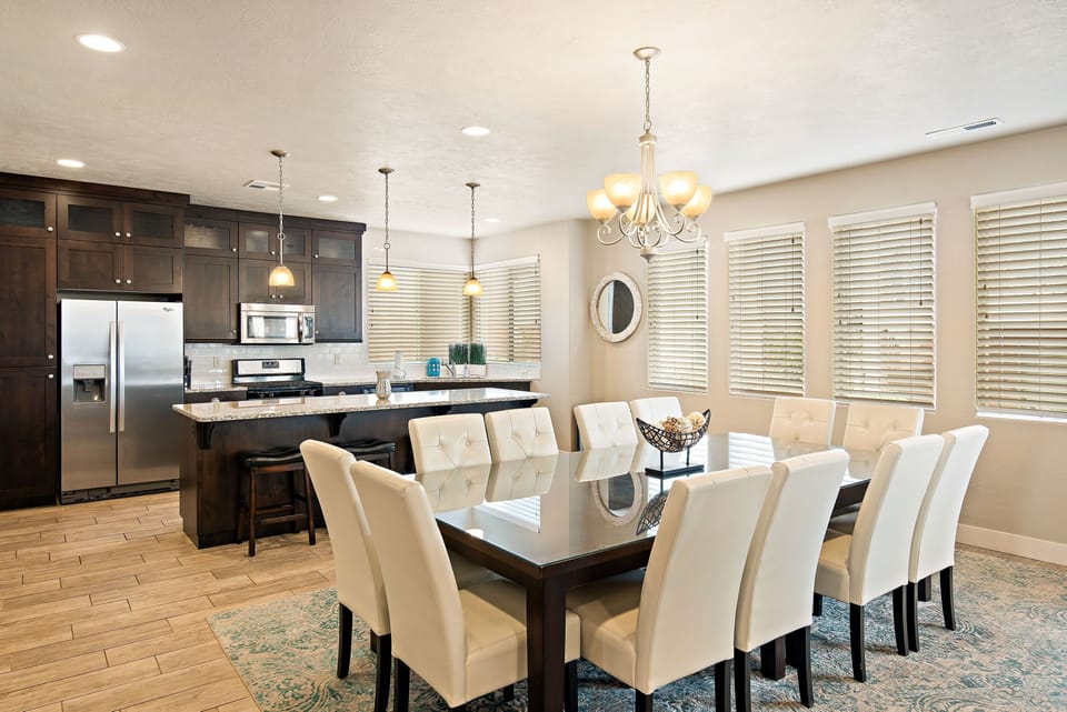House, 4 Bedrooms | Dining