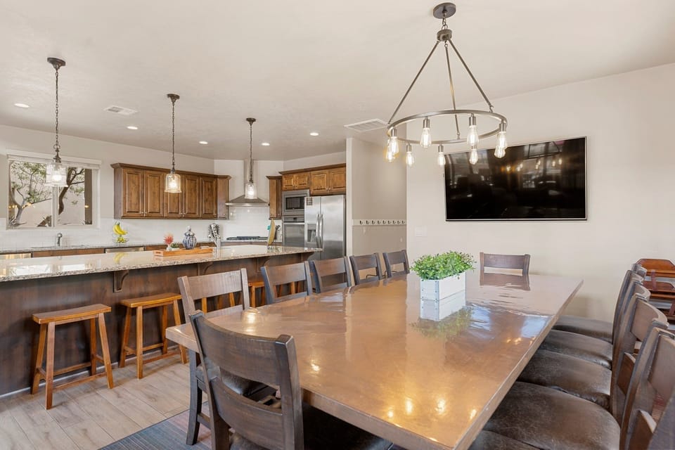 House, Multiple Bedrooms | Dining