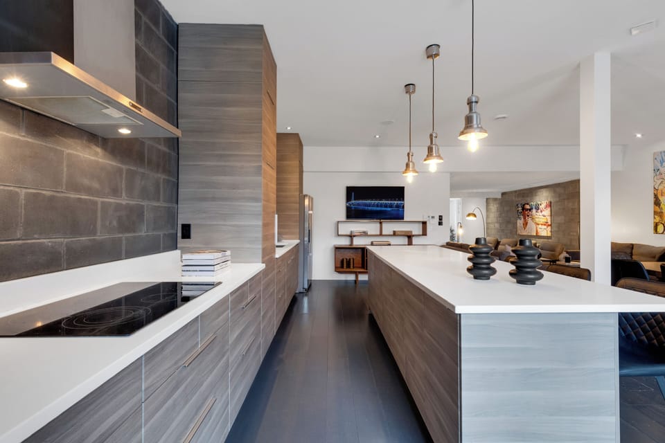 Premium Apartment, Multiple Beds, Patio, City View (Plateau Suite 1219) | Private kitchen | Full-size fridge, microwave, oven, stovetop