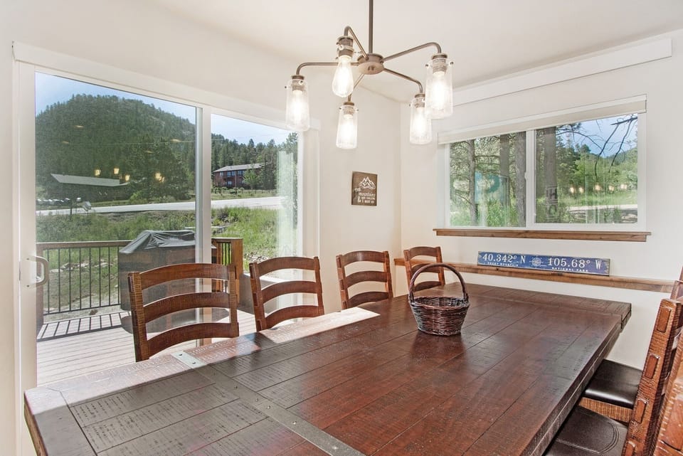 Townhome, 3 Bedrooms | Dining