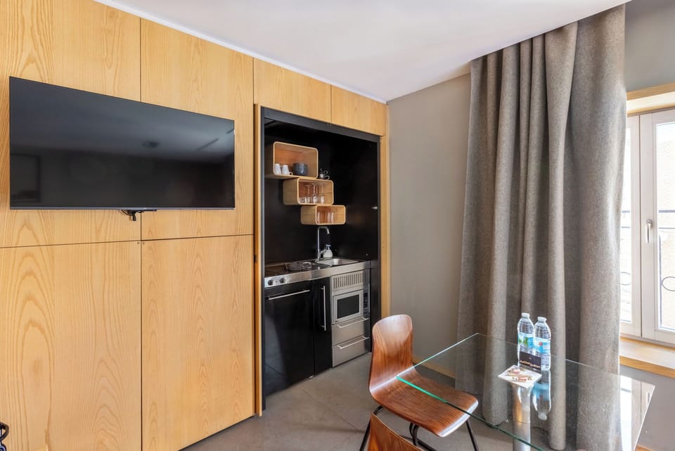 Deluxe Apartment, Ensuite (Suite n°2) | Private kitchen | Fridge, microwave, stovetop, espresso maker