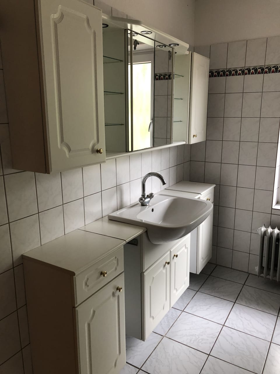 Separate tub and shower, deep soaking tub, towels