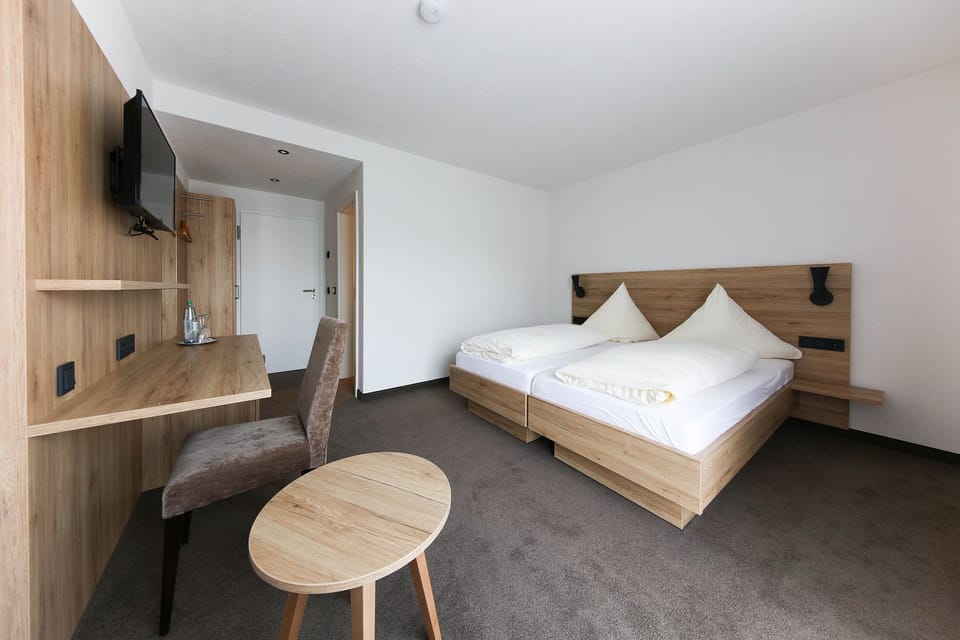 Double Room | Hypo-allergenic bedding, in-room safe, desk, soundproofing