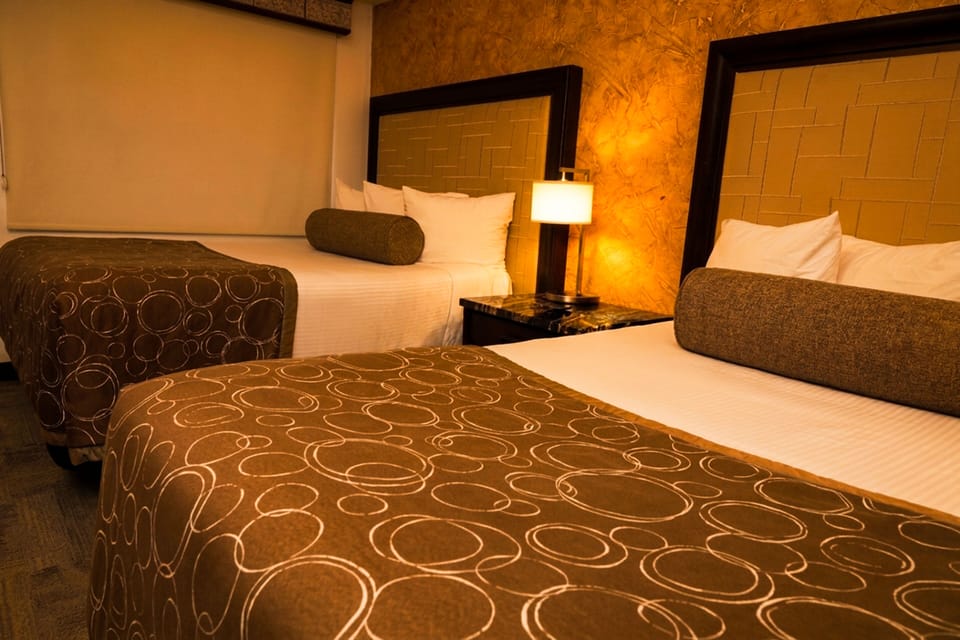 Business Suite | 1 bedroom, iron/ironing board, free WiFi, bed sheets