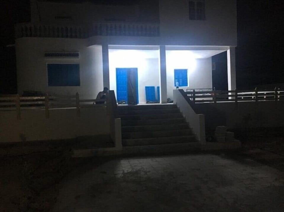 4 bedrooms, free cribs/infant beds, free WiFi