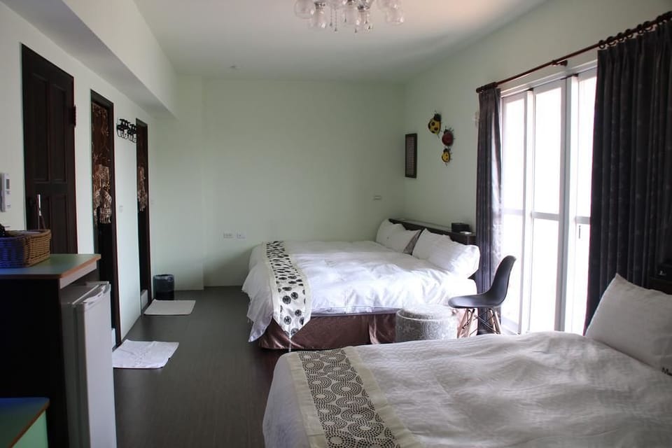 Deluxe Room, Ocean View (8 PAX) | Minibar, soundproofing, free WiFi, bed sheets