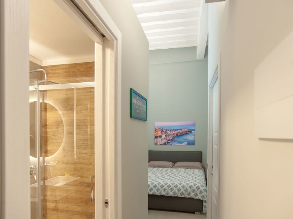 Design Double Room, Balcony | Minibar, desk, blackout drapes, WiFi (free)