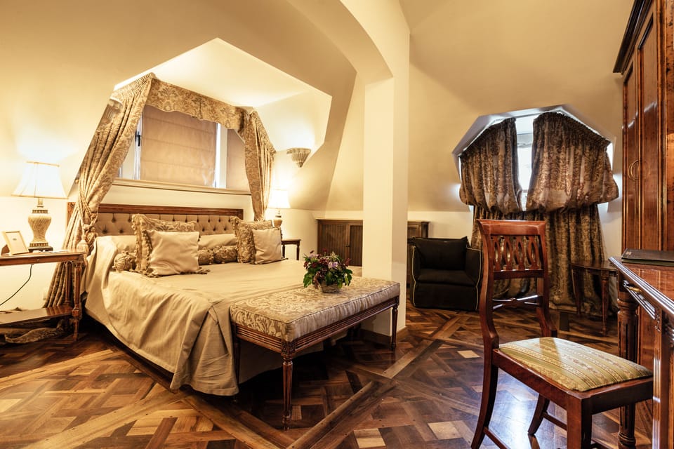 1 bedroom, Egyptian cotton sheets, pillowtop beds, minibar