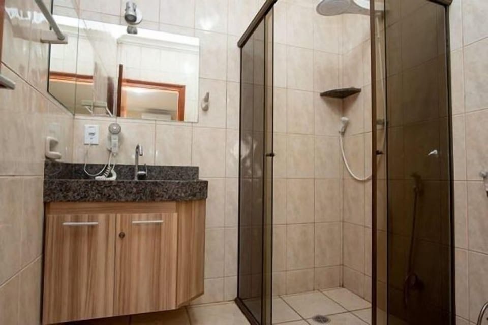 Superior Double Room | Bathroom | Shower, hair dryer, towels