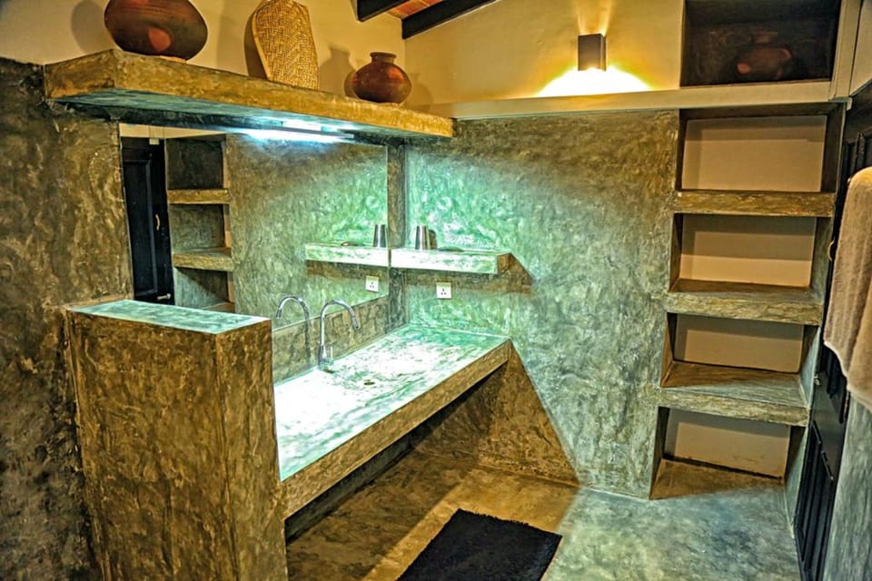 Deluxe Villa | Bathroom | Shower, bathrobes, bidet, towels