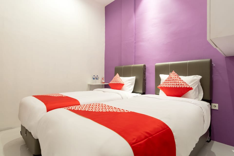 Standard Twin Room | Desk, WiFi (free), bed sheets