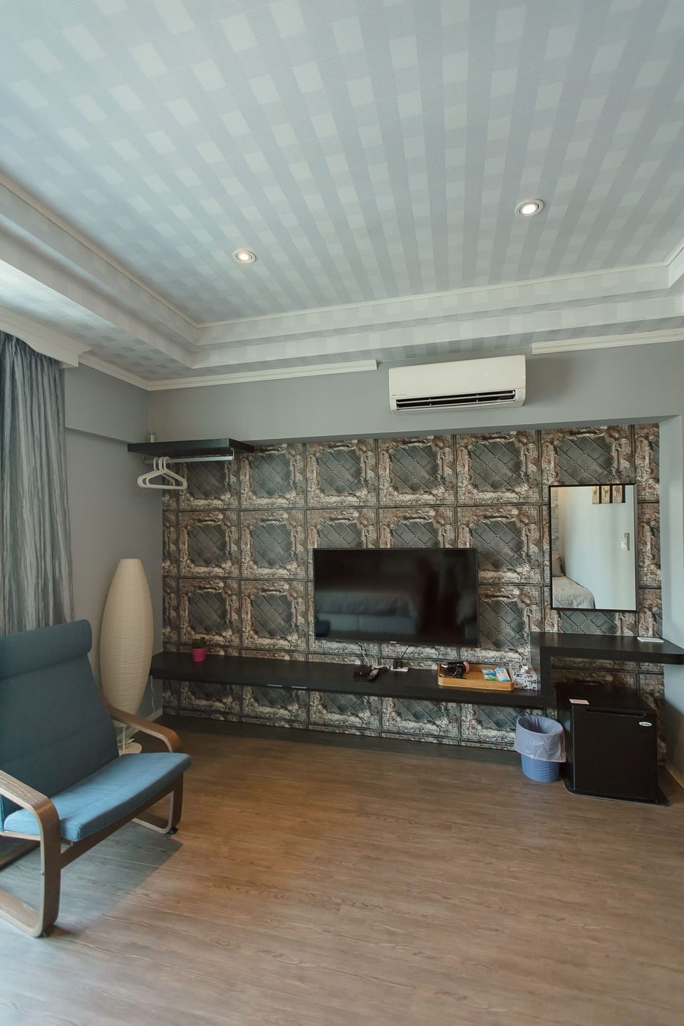 Basic Quadruple Room | Desk, free WiFi, bed sheets