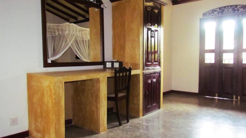 Deluxe Room | Living area