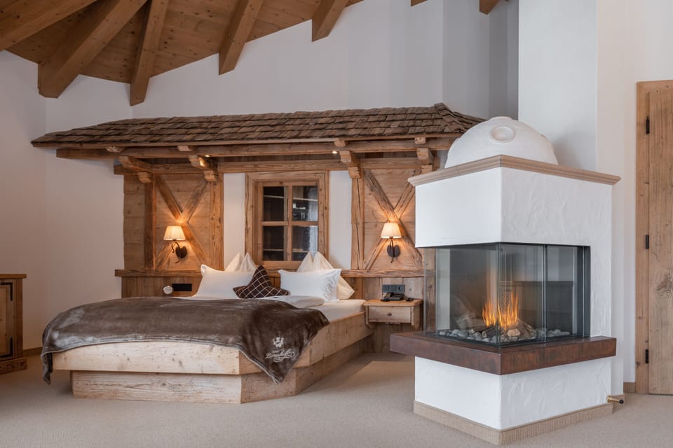 Presidential Suite | Premium bedding, down comforters, minibar, in-room safe