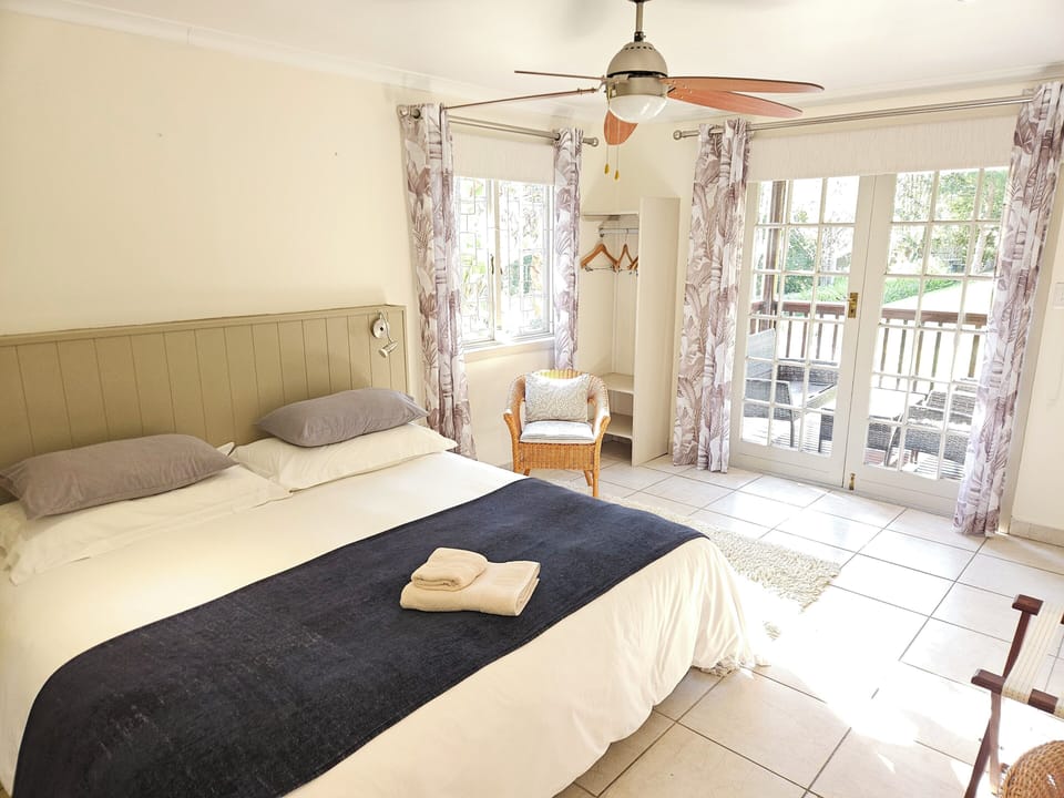 Luxury Self-Catering Garden COTTAGE 2  | Egyptian cotton sheets, premium bedding, in-room safe, desk
