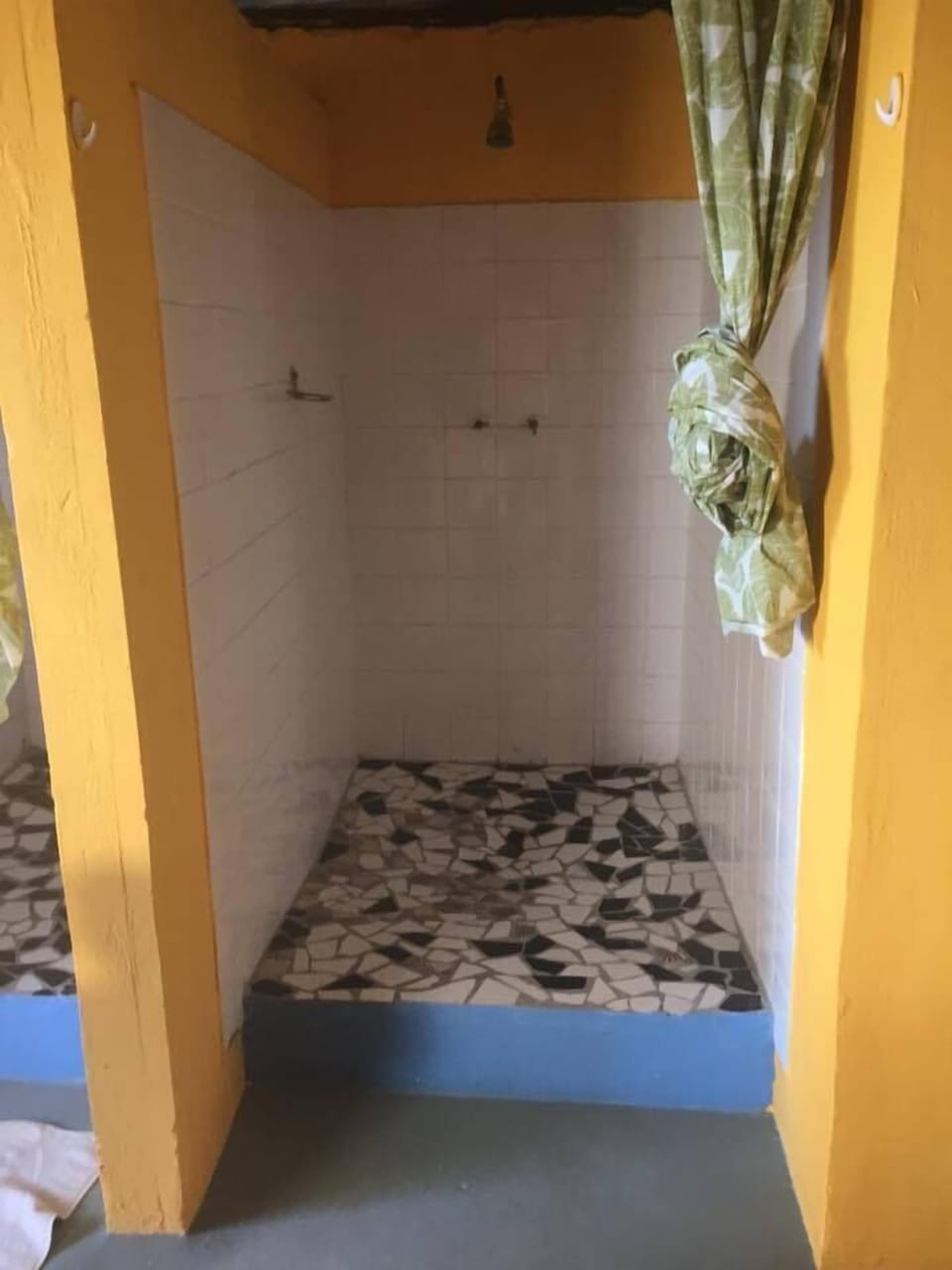 Basic Tent | Bathroom | Shower, rainfall showerhead, free toiletries, towels