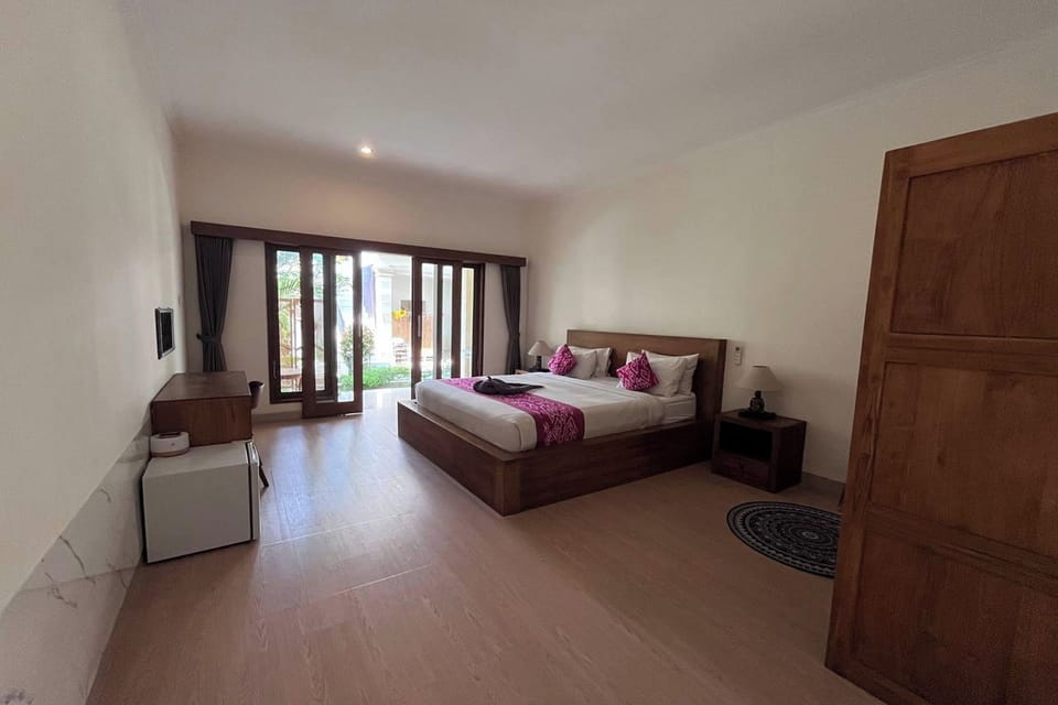 Deluxe Room | Desk, free WiFi, bed sheets