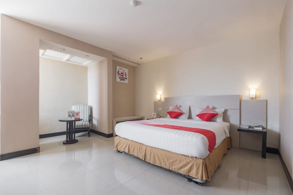 Deluxe Double Room | Desk, WiFi (free), bed sheets