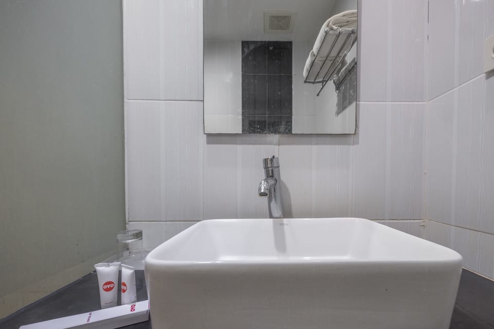 OYO 1081 Allson City Hotel Makassar Hotel in Indonesia