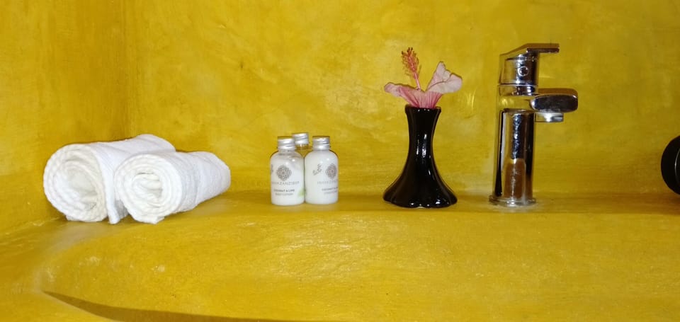 Comfort Triple Room, Mountain View | Bathroom | Shower, free toiletries, slippers, bidet