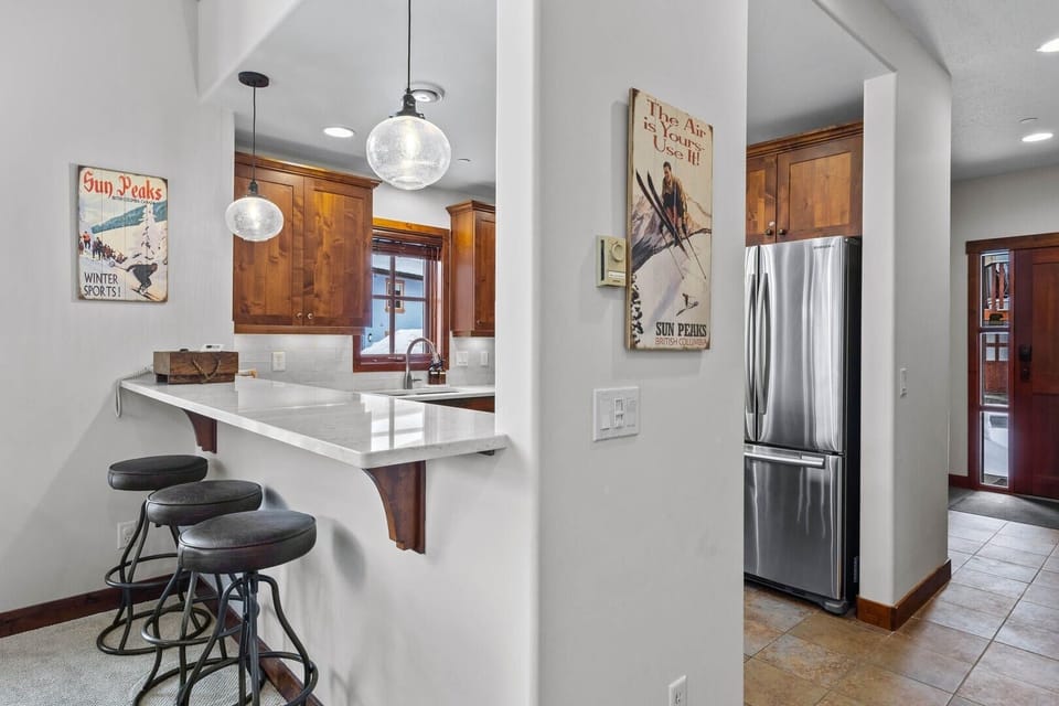Townhome, 3 Bedrooms | Private kitchen | Fridge, microwave, stovetop, dishwasher