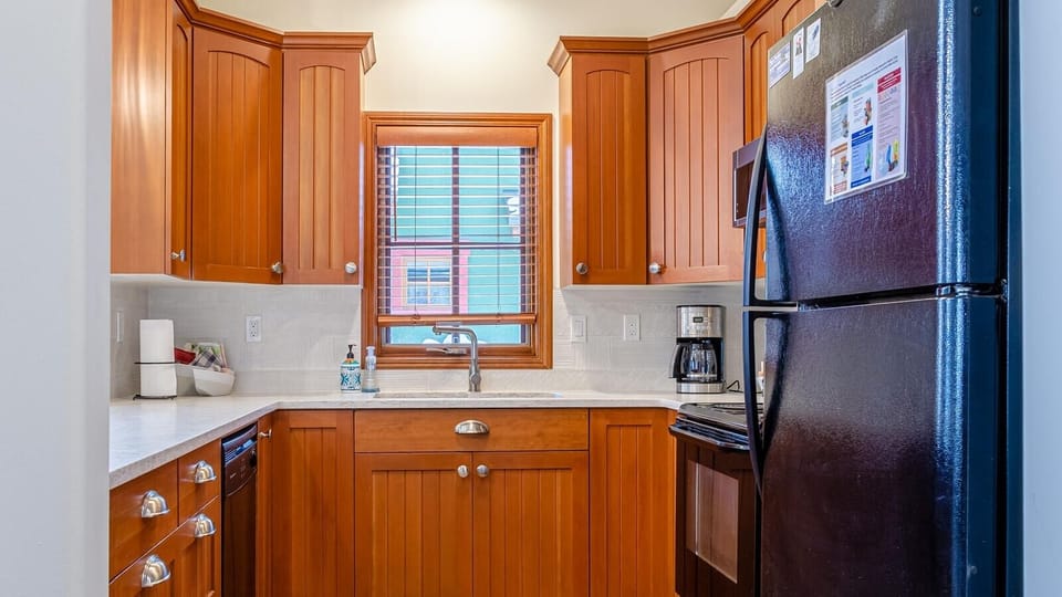 Townhome, 4 Bedrooms | Private kitchen | Fridge, toaster