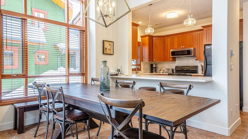 Townhome, 4 Bedrooms | Private kitchen | Fridge, toaster