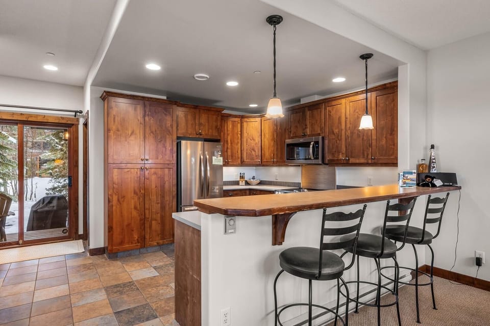 Townhome, 3 Bedrooms | Private kitchen | Coffee/tea maker, fridge, oven, toaster
