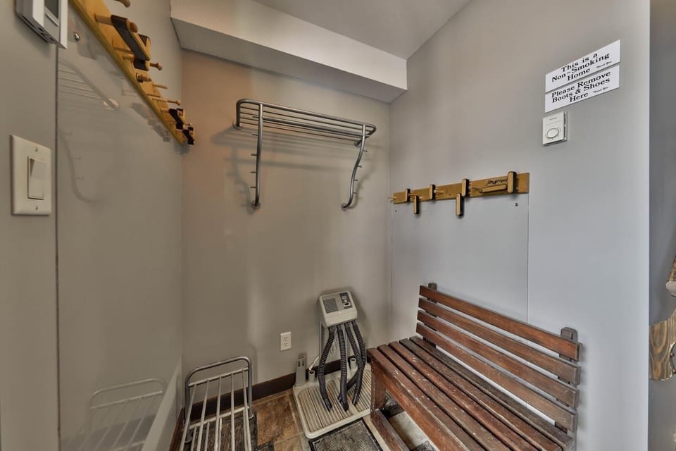Condo, 3 Bedrooms | Interior