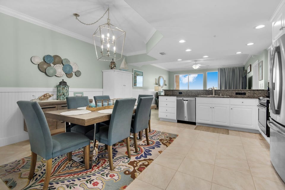 Condo, Multiple Beds, Pool Access | Dining