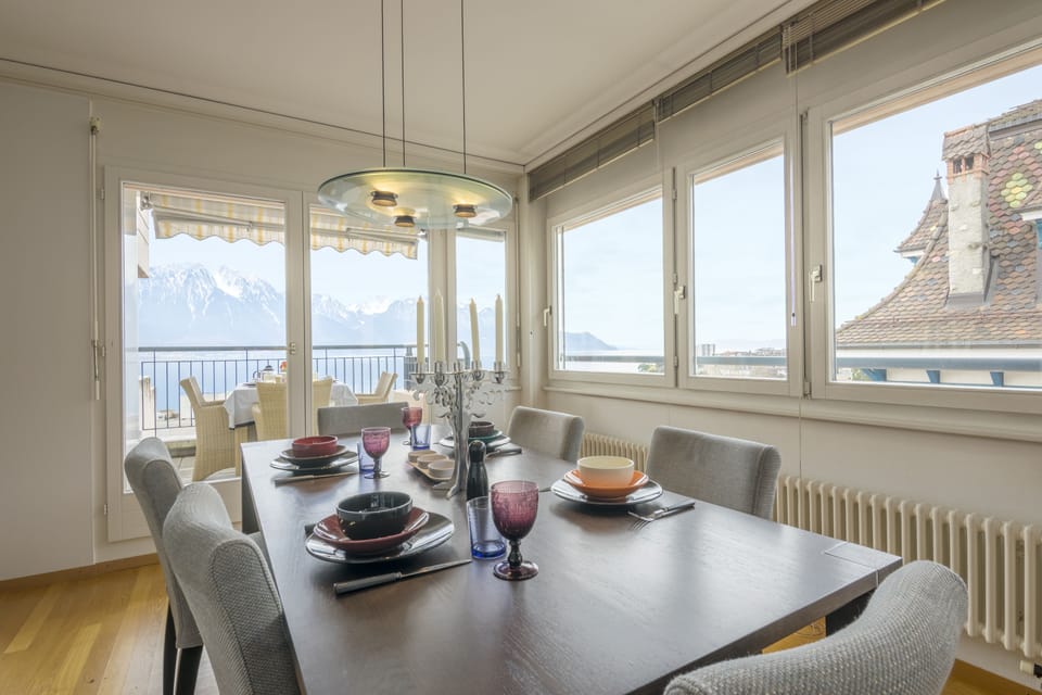 Apartment, 3 Bedrooms, Mountain View | In-room dining