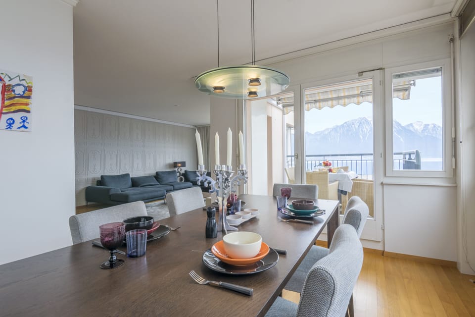 Apartment, 3 Bedrooms, Mountain View | In-room dining