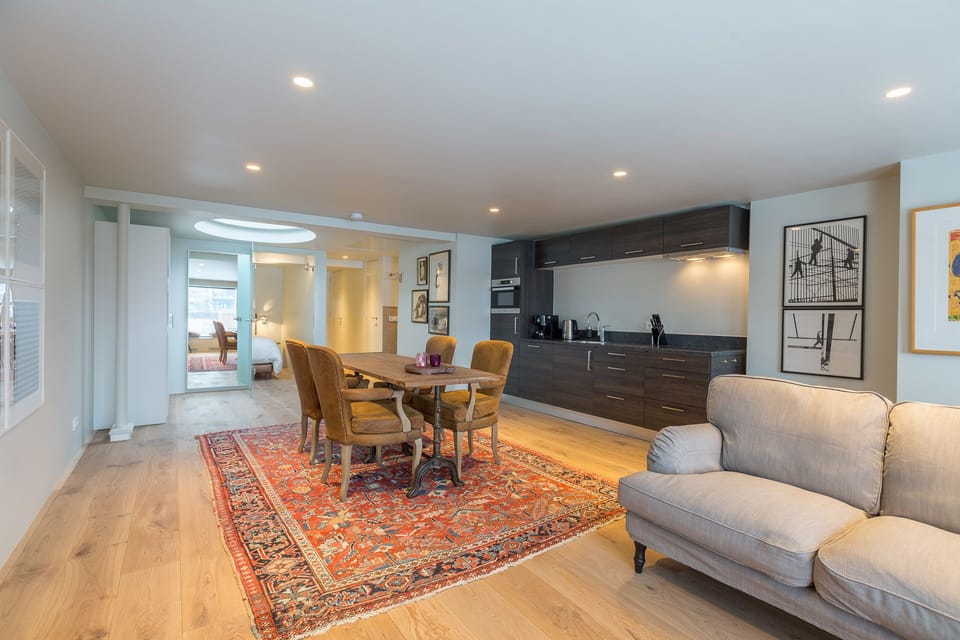Apartment, 1 Bedroom | Private kitchen | Full-size fridge, microwave, oven, stovetop
